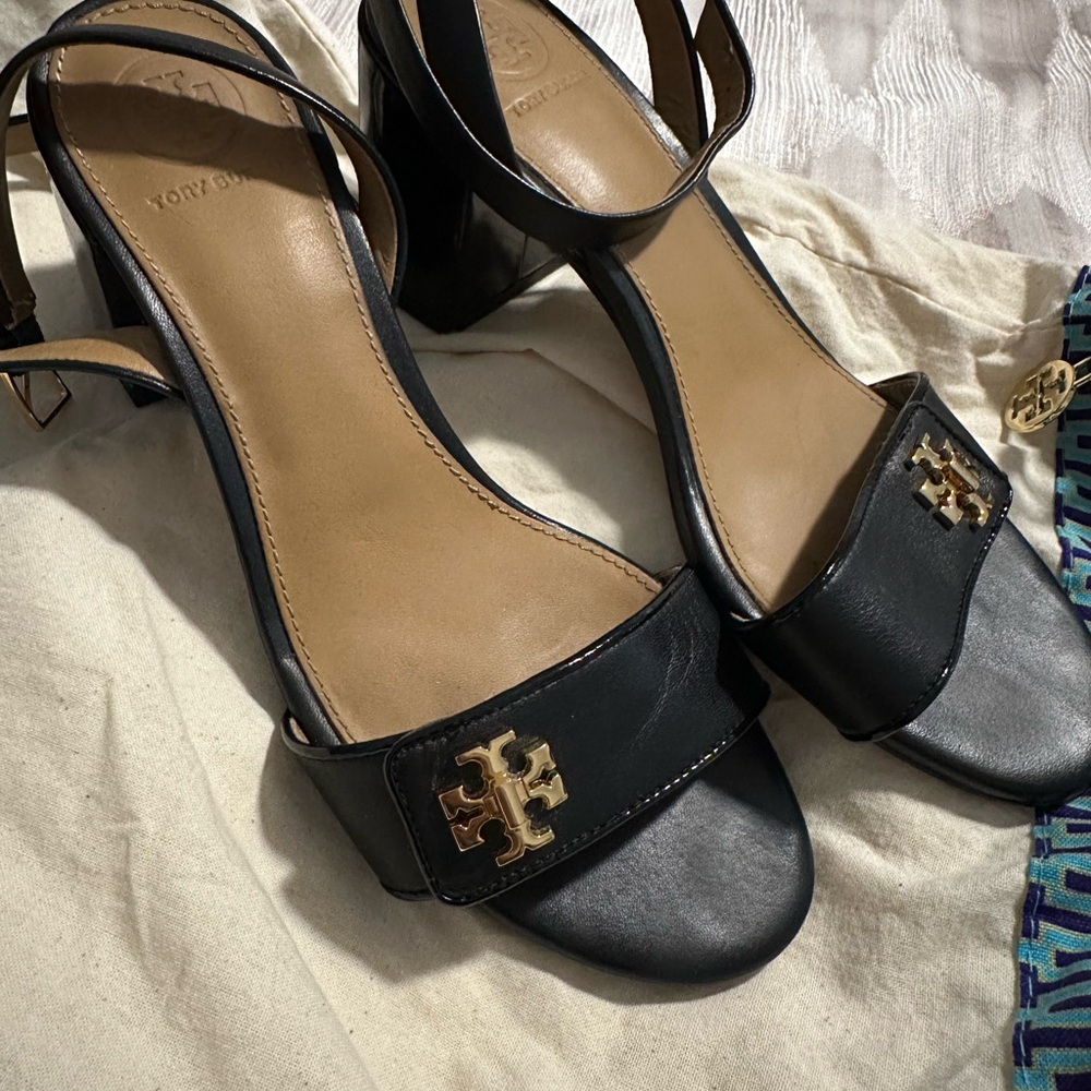 Tory Burch Black Leather Women's Sandals with gold hardware like new